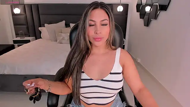 MiaRoberts1 online show from February 24, 7:41 pm