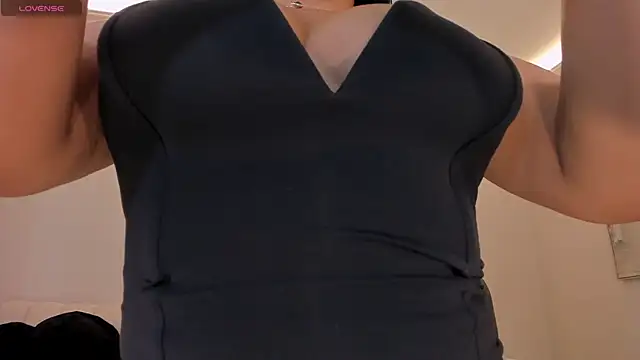 MiaRoberts1 online show from July 4, 1:06 pm