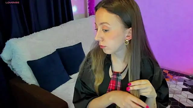 CurlySteph online show from March 21, 5:34 pm