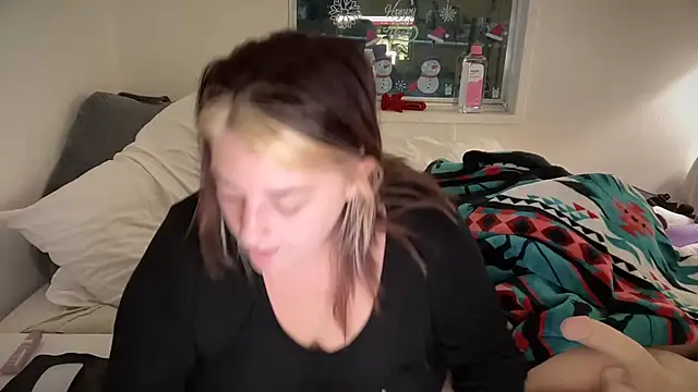 Snapshot of magicsparkles chatting on January 7, 10:52 pm magicsparkles online show from January 7, 10:52 pm