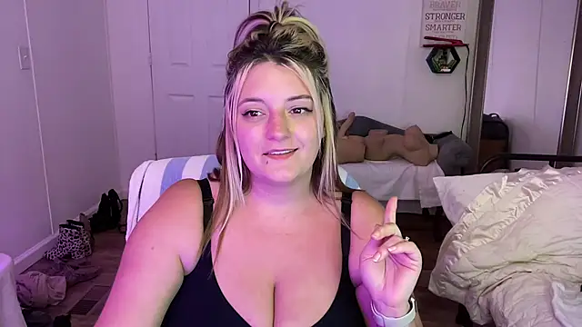 Snapshot of magicsparkles chatting on March 14, 3:15 am magicsparkles online show from March 14, 3:15 am