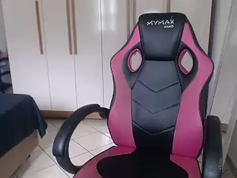 Snapshot of bustycarly chatting on January 25, 1:30 pm bustycarly online show from January 25, 1:30 pm