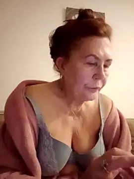 Hottie-Mom online show from February 12, 8:59 pm