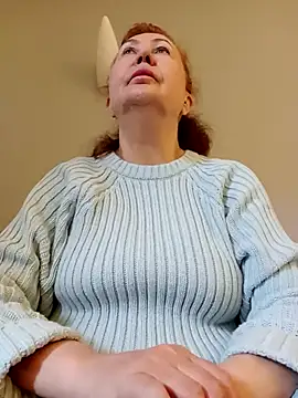 Hottie-Mom online show from April 23, 7:52 am