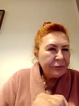 Hottie-Mom online show from April 29, 6:25 pm