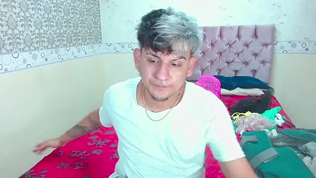 Snapshot of Dona_and_Carl chatting on January 22, 3:09 am Dona and Carl online show from January 22, 3:09 am