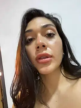 Snapshot of LaanaCooper chatting on February 13, 3:46 pm LaanaCooper online show from February 13, 3:46 pm