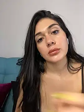 Snapshot of LaanaCooper chatting on March 3, 3:53 pm LaanaCooper online show from March 3, 3:53 pm
