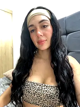 Snapshot of LaanaCooper chatting on September 16, 8:54 pm LaanaCooper online show from September 16, 8:54 pm
