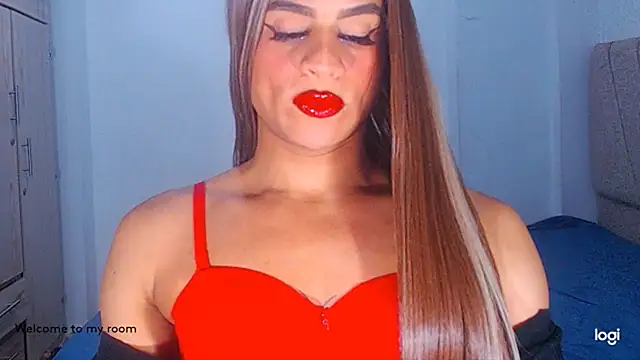 Snapshot of Valenntyna chatting on June 10, 7:02 pm Valenntyna online show from June 10, 7:02 pm