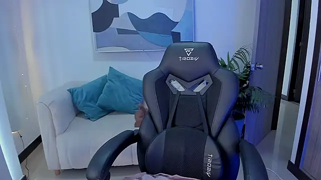 SaraParker  online show from March 18, 6:37 pm