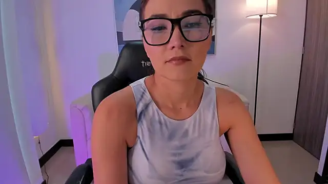 Snapshot of SaraParker_ chatting on July 21, 9:06 pm SaraParker online show from July 21, 9:06 pm