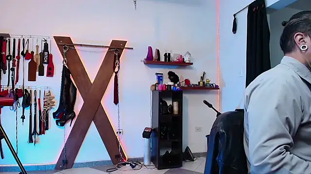 boy n girl online show from January 31, 9:48 am