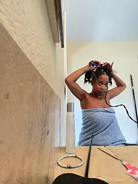 Snapshot of Cum2Charm chatting on February 9, 5:22 pm Cum2Charm online show from February 9, 5:22 pm