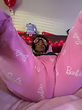 Snapshot of Cum2Charm chatting on March 13, 2:33 pm Cum2Charm online show from March 13, 2:33 pm