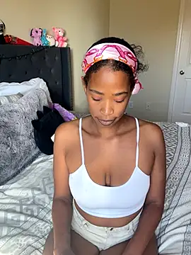 Snapshot of Cum2Charm chatting on September 23, 5:05 pm Cum2Charm online show from September 23, 5:05 pm