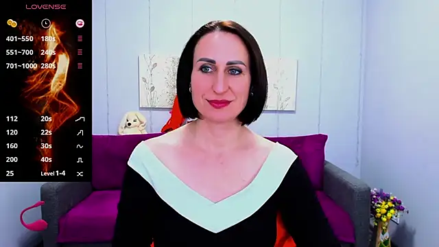 Snapshot of Nia_Smithh chatting on February 19, 6:10 pm Nia Smithh online show from February 19, 6:10 pm