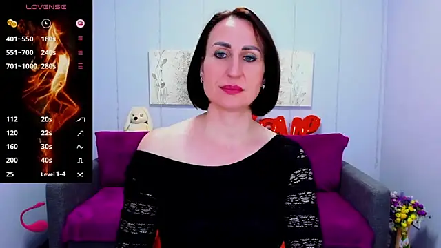 Snapshot of Nia_Smithh chatting on February 21, 1:00 pm Nia Smithh online show from February 21, 1:00 pm