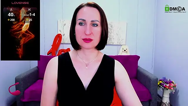 Snapshot of Nia_Smithh chatting on March 8, 1:36 pm Nia Smithh online show from March 8, 1:36 pm