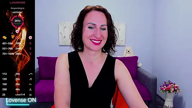 Snapshot of Nia_Smithh chatting on October 14, 12:50 pm Nia Smithh online show from October 14, 12:50 pm