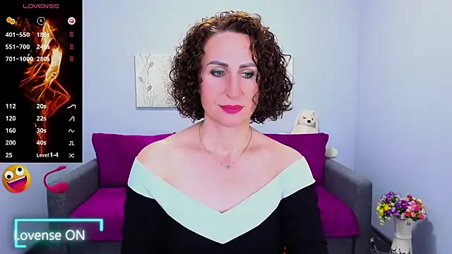 Snapshot of Nia_Smithh chatting on November 13, 1:10 pm Nia Smithh online show from November 13, 1:10 pm