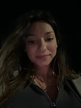 Snapshot of _MiaQueen_ chatting on March 14, 1:37 am MiaQueen online show from March 14, 1:37 am