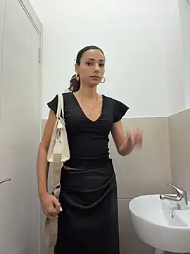  MiaQueen  online show from July 4, 9:32 pm