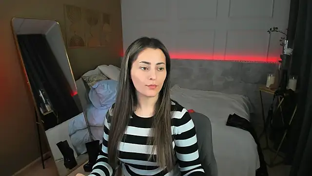 KylieMellow online show from April 28, 1:38 pm