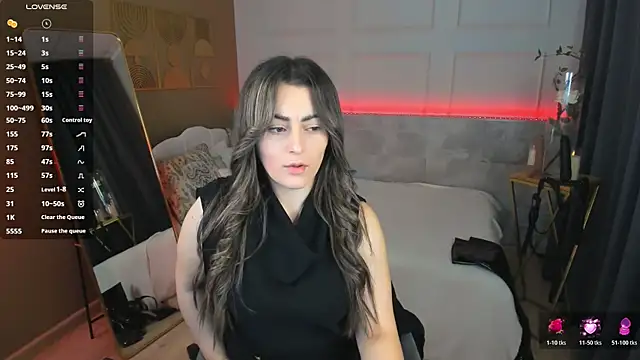 KylieMellow online show from June 14, 5:31 am