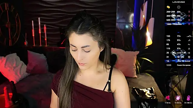 Snapshot of KylieMellow chatting on July 3, 1:28 pm KylieMellow online show from July 3, 1:28 pm