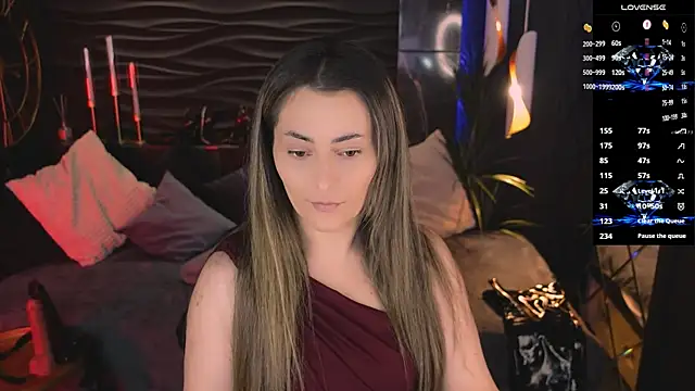 Snapshot of KylieMellow chatting on July 10, 1:58 pm KylieMellow online show from July 10, 1:58 pm