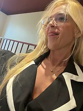 Reyna63 online show from May 22, 6:13 pm