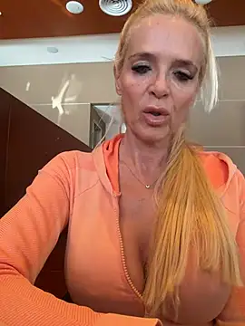Reyna63 online show from June 19, 6:01 pm