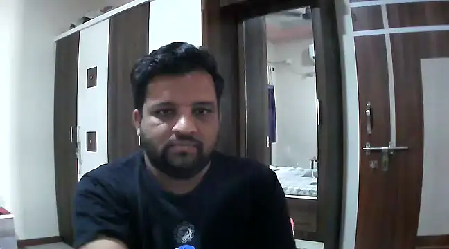 Snapshot of dhruv_love chatting on December 4, 4:54 am dhruv love online show from December 4, 4:54 am