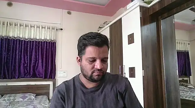 Snapshot of dhruv_love chatting on February 6, 8:18 am dhruv love online show from February 6, 8:18 am