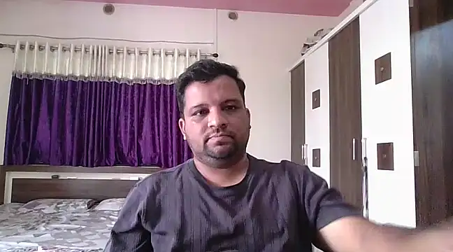 Snapshot of dhruv_love chatting on February 19, 9:28 am dhruv love online show from February 19, 9:28 am