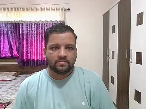 Snapshot of dhruv_love chatting on October 29, 4:04 am dhruv love online show from October 29, 4:04 am