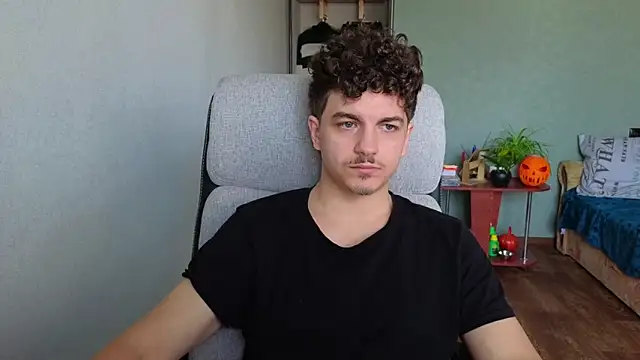 Remy Miles online show from November 22, 8:46 am