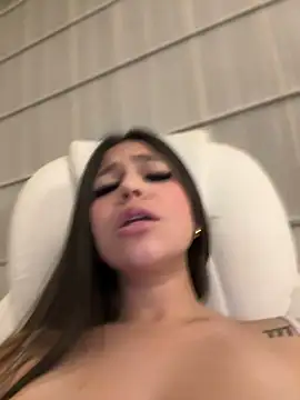 Snapshot of Alyshanon18 chatting on March 1, 5:38 pm Alyshanon18 online show from March 1, 5:38 pm