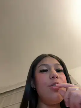 Snapshot of Alyshanon18 chatting on March 20, 3:13 am Alyshanon18 online show from March 20, 3:13 am