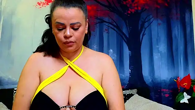 Snapshot of ElizabethEven chatting on December 2, 11:56 pm ElizabethEven online show from December 2, 11:56 pm