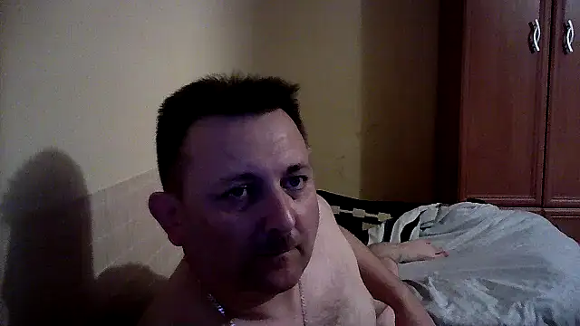 Snapshot of Novy73 chatting on November 7, 1:16 am Novy73 online show from November 7, 1:16 am