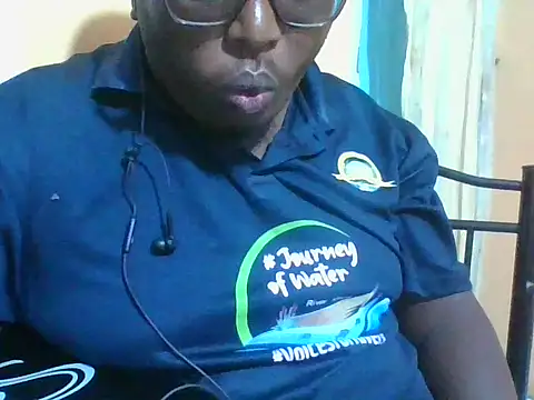 honeyswit online show from May 18, 10:15 pm