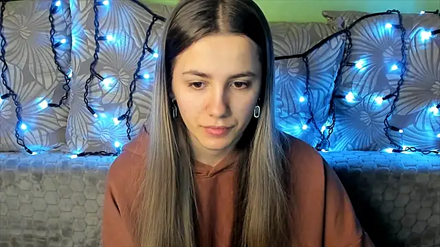 Snapshot of MaggieCake chatting on January 7, 5:54 am MaggieCake online show from January 7, 5:54 am