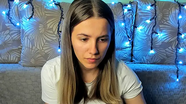 MaggieCake online show from October 23, 2:22 am