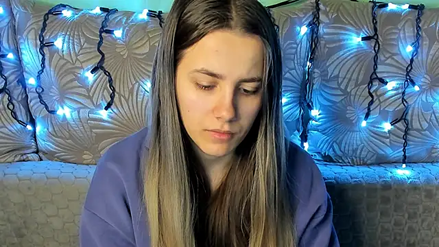 MaggieCake online show from February 6, 5:01 am