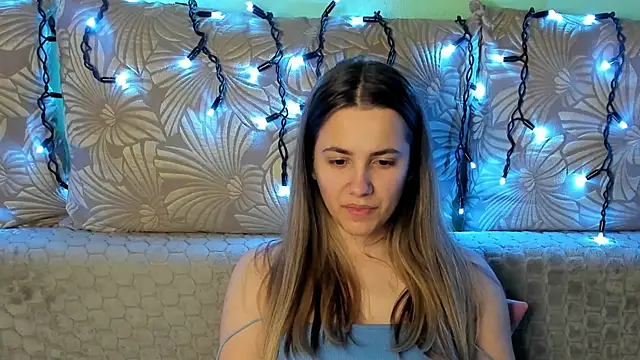 MaggieCake online show from March 1, 2:24 am