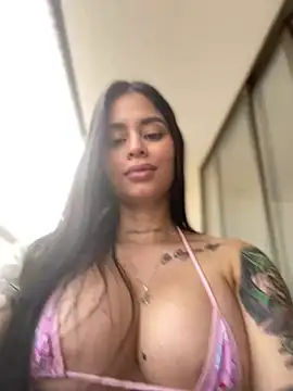 LaraHenao online show from February 10, 1:22 pm