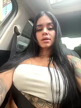 Snapshot of LaraHenao chatting on January 19, 12:20 pm LaraHenao online show from January 19, 12:20 pm