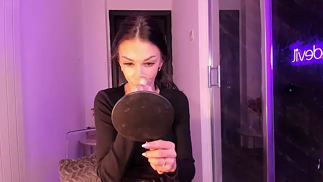 realhotfallingdevil online show from March 6, 5:26 am